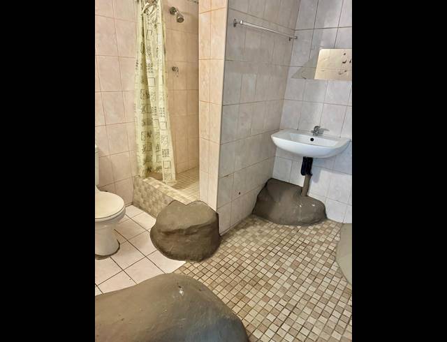 1 bed property to rent in GLENVISTA